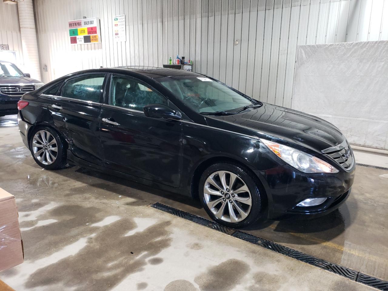 2011 Hyundai Sonata - Image 4