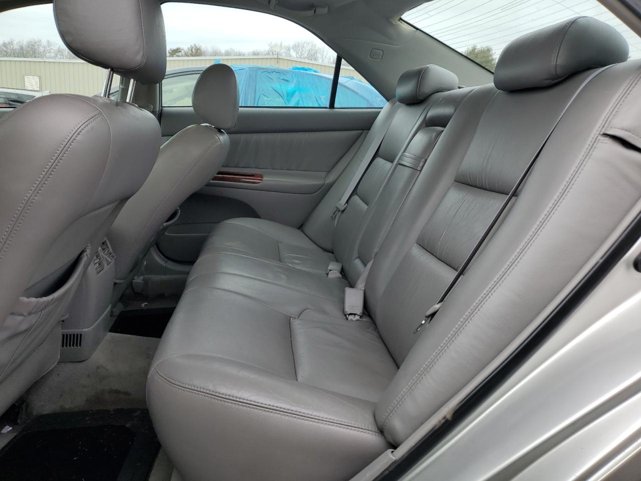 2004 Toyota Camry - Image 10