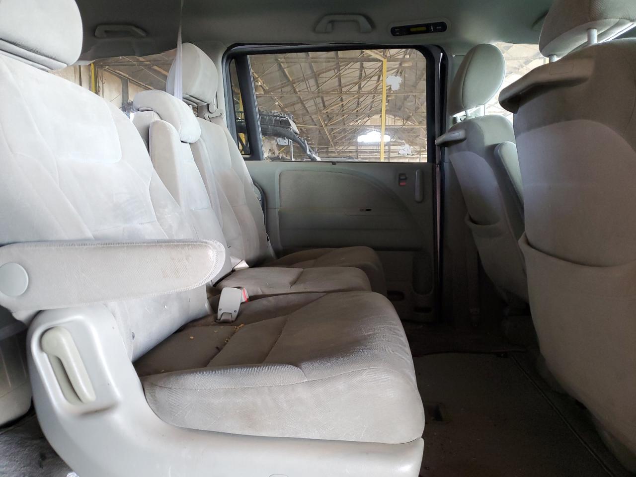 2009 Honda Odyssey - Image 11