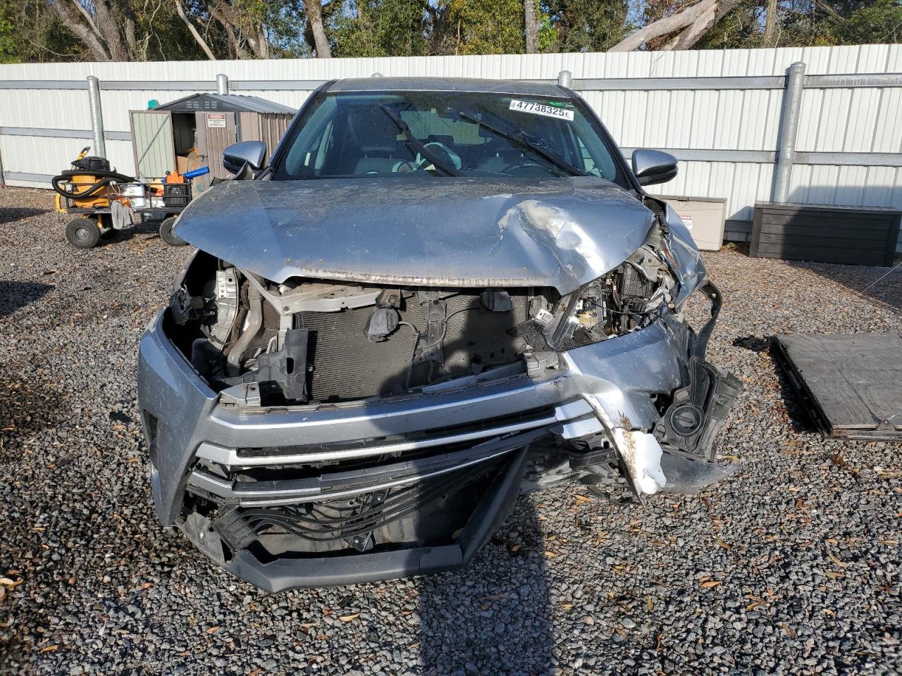 2017 Toyota Highlander - Image 5