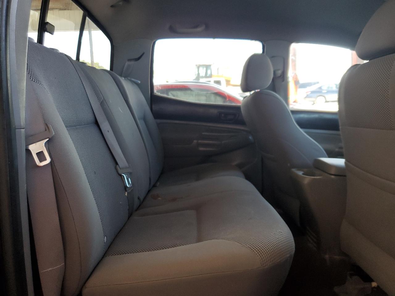 2005 Toyota Tacoma - Image 10