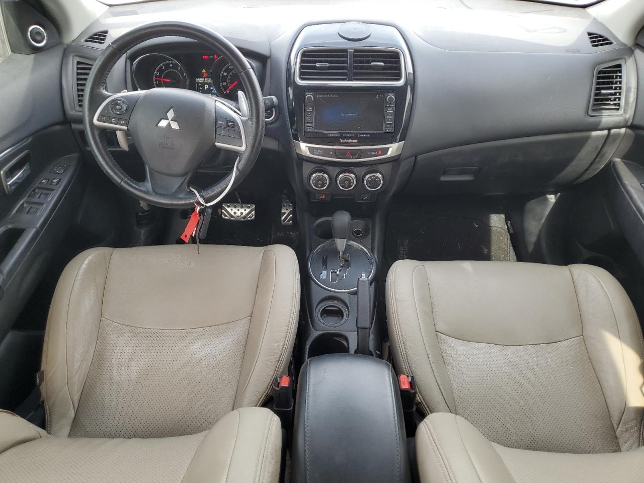 2015 Mitsubishi Outlander - Image 8