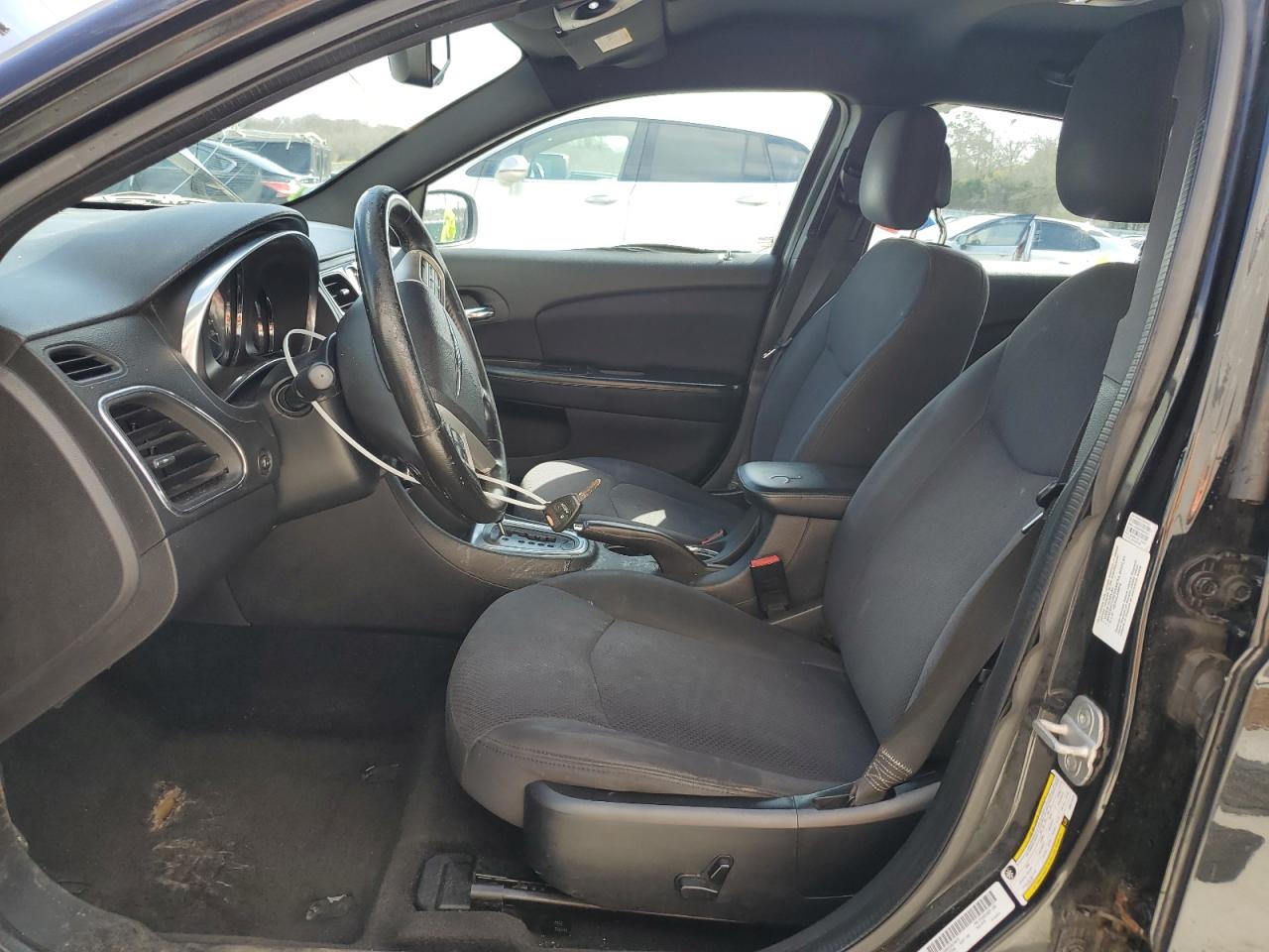 2013 Chrysler 200 - Image 7