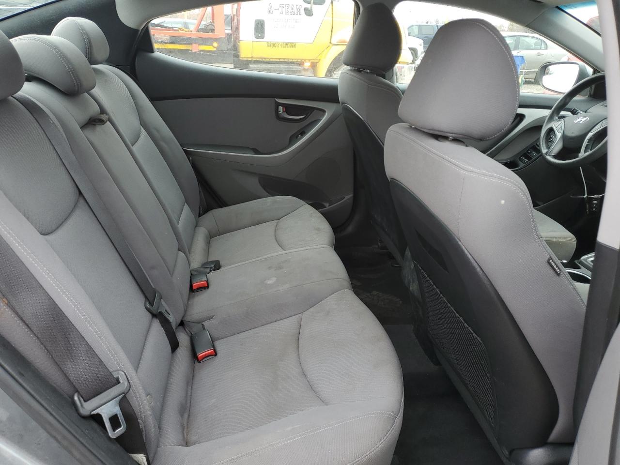 2016 Hyundai Elantra - Image 10