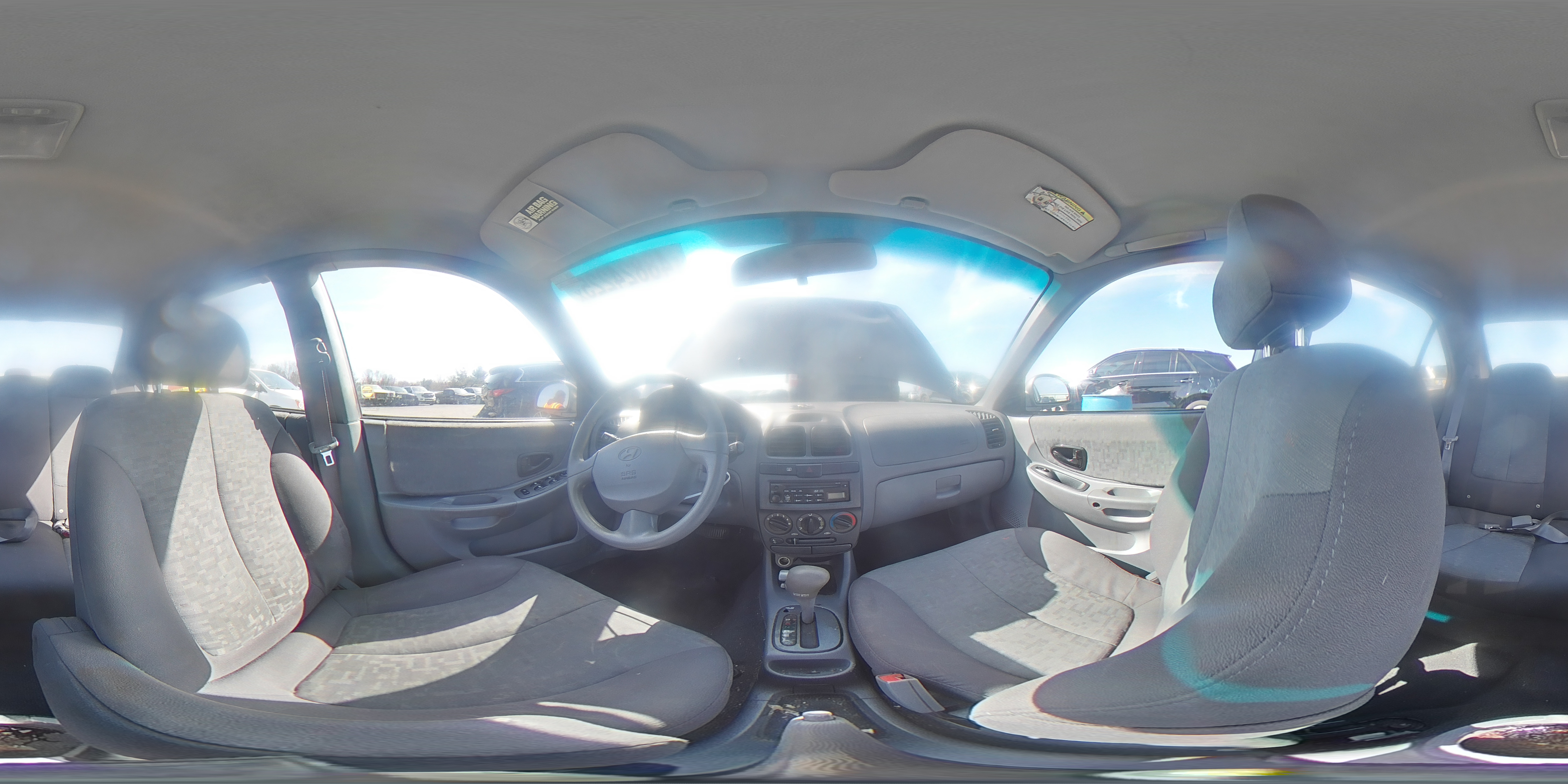 2005 Hyundai Accent - Image 13