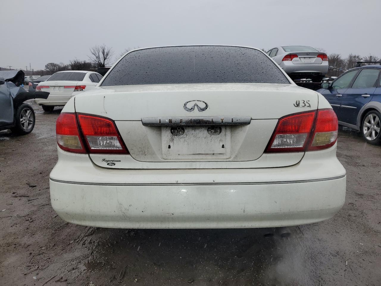 2002 Infiniti I - Image 6