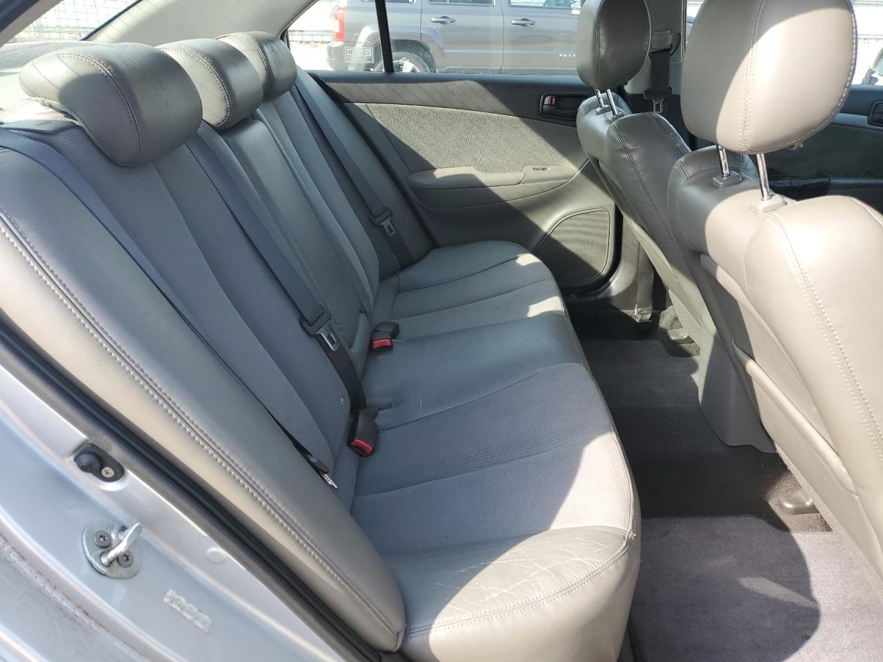2010 Hyundai Sonata - Image 10