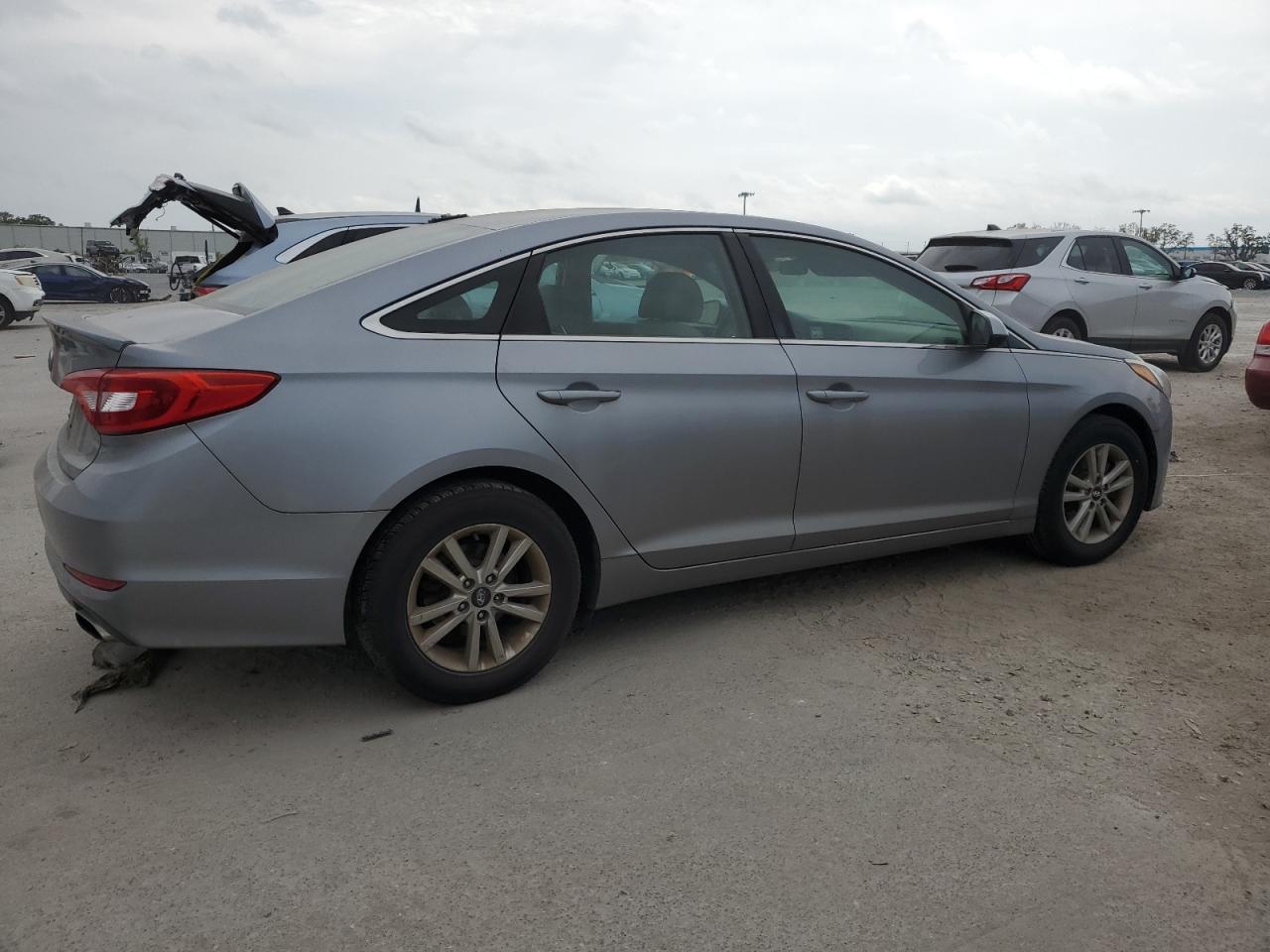2016 Hyundai Sonata - Image 3