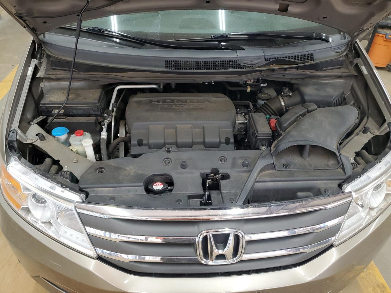 2011 Honda Odyssey - Image 14