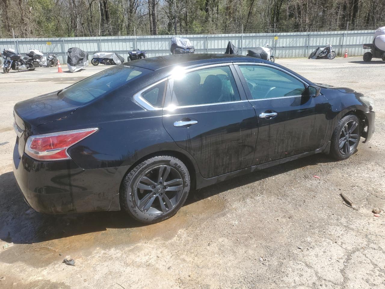 2015 Nissan Altima - Image 3