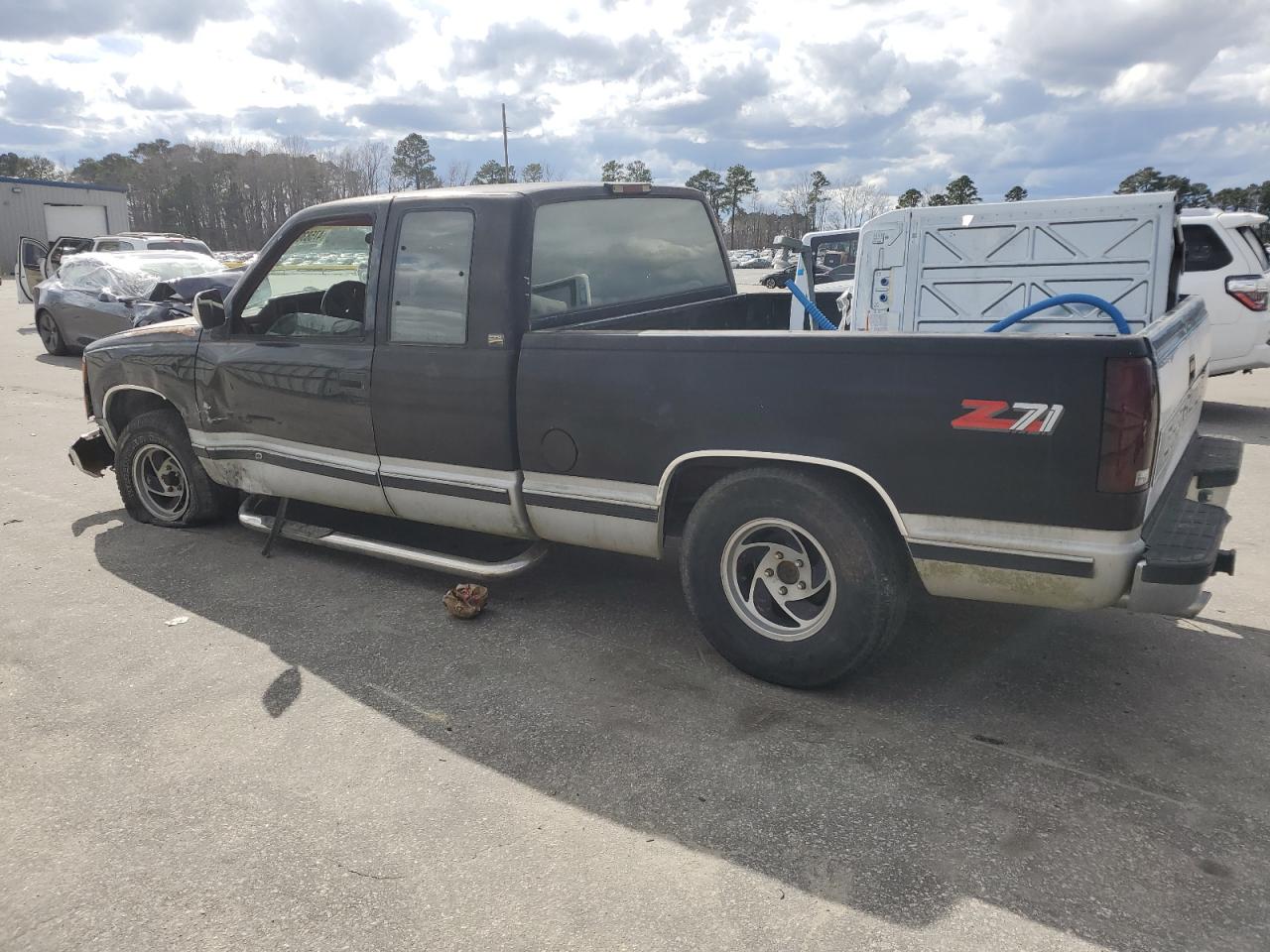 1994 Chevrolet GMT-400 - Image 2