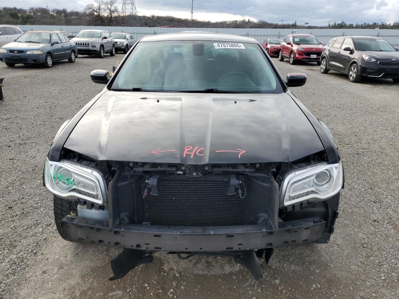 2016 Chrysler 300 - Image 5