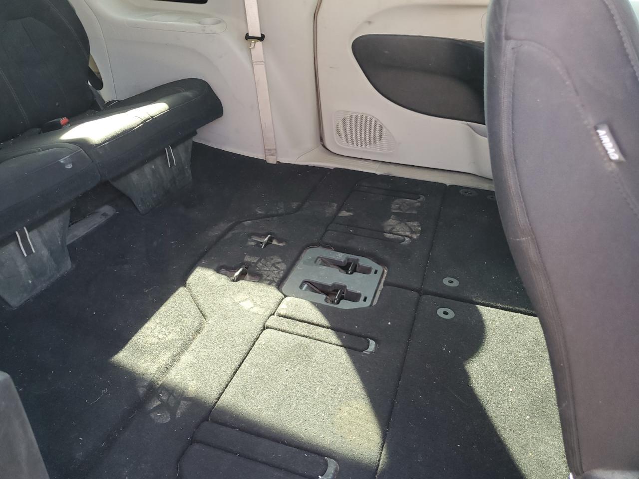 2017 Chrysler Pacifica - Image 11