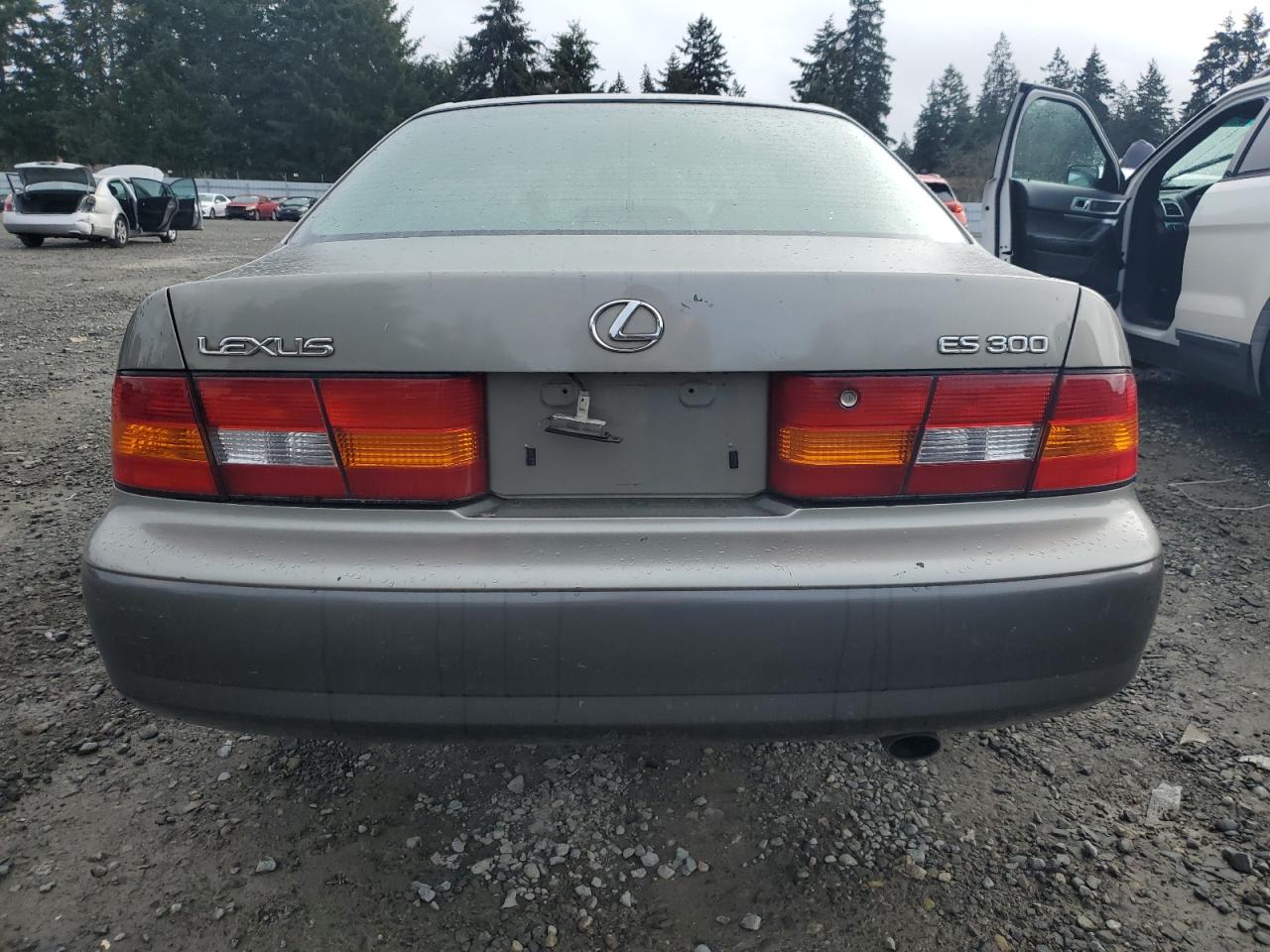 1997 Lexus ES - Image 6