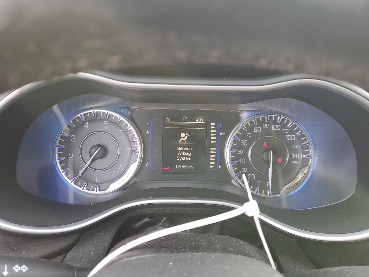 2015 Chrysler 200 - Image 9