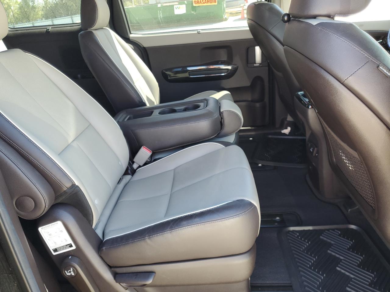 2018 Kia Sedona - Image 11