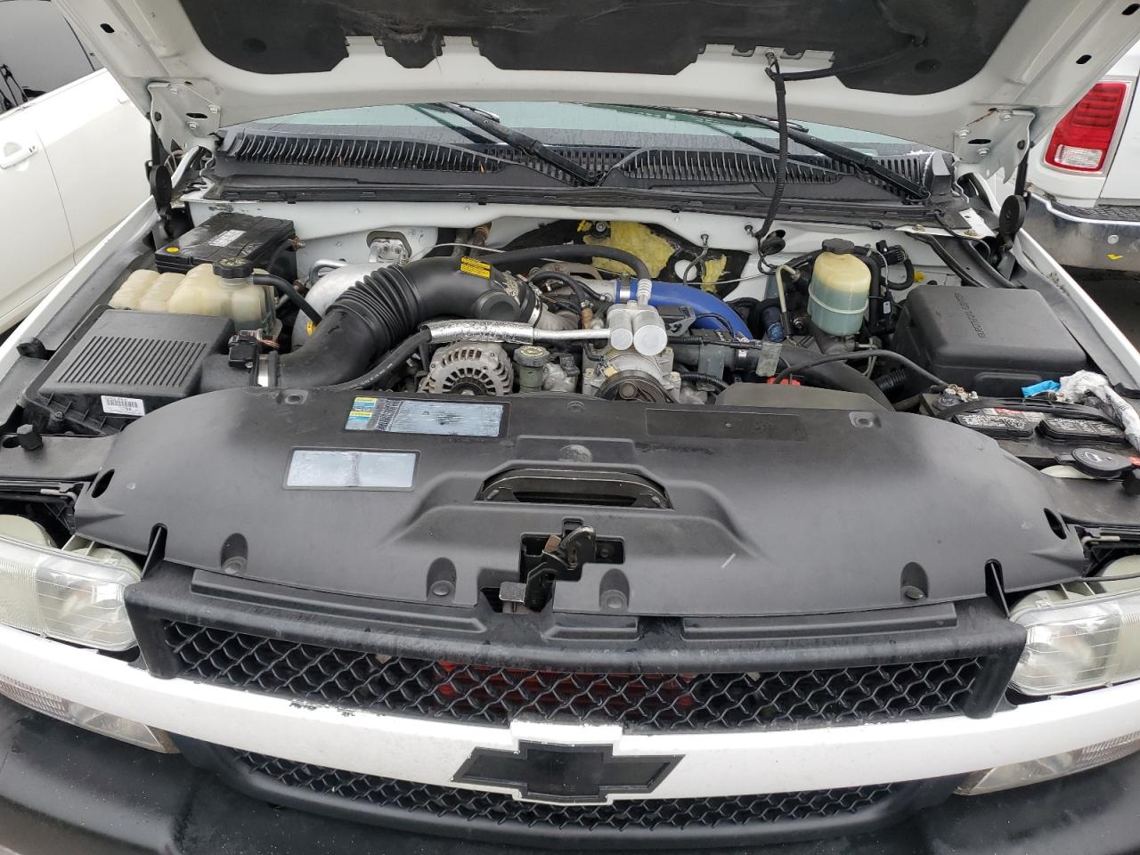 2002 Chevrolet Silverado - Image 11