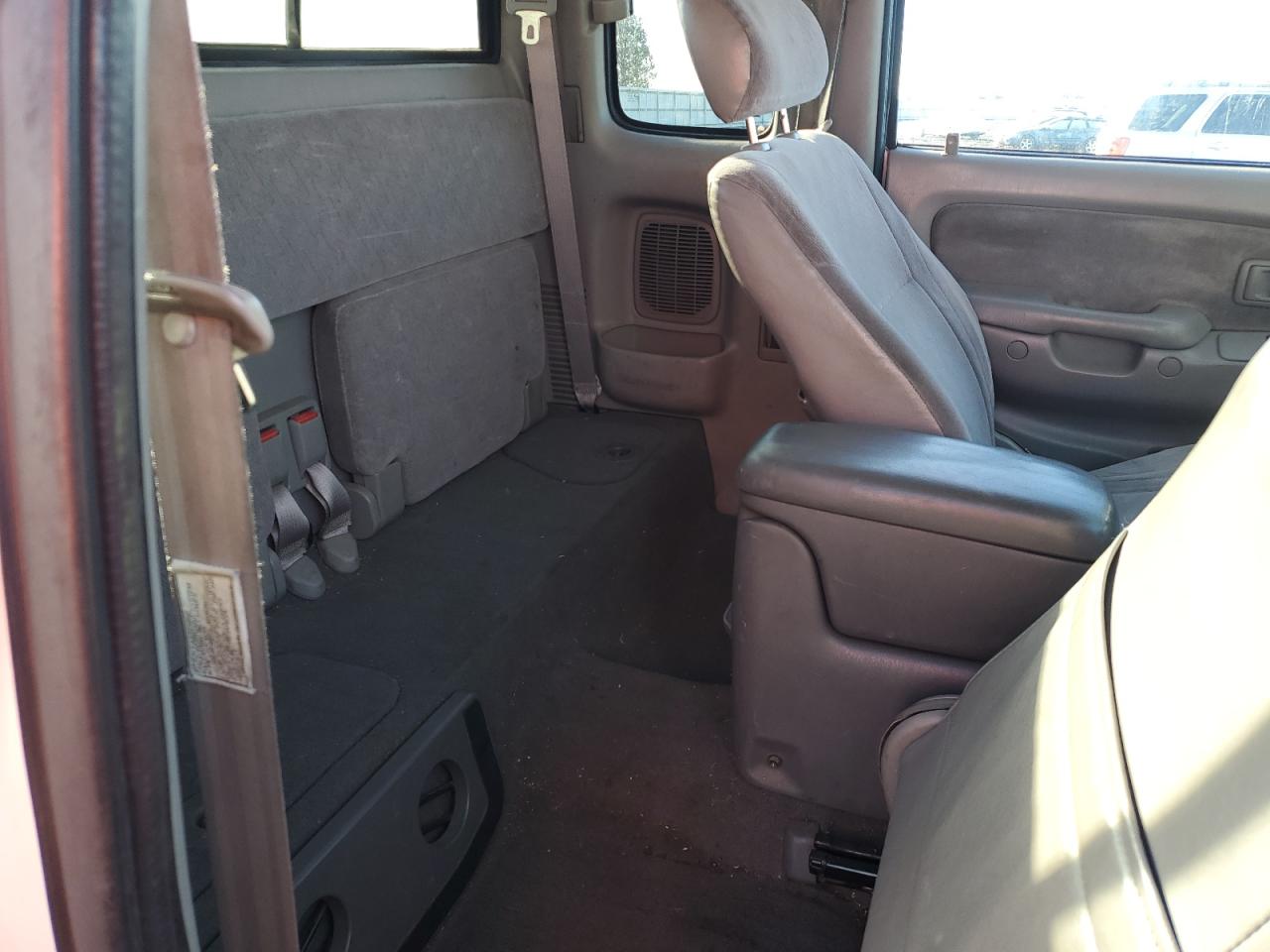 2001 Toyota Tacoma - Image 10