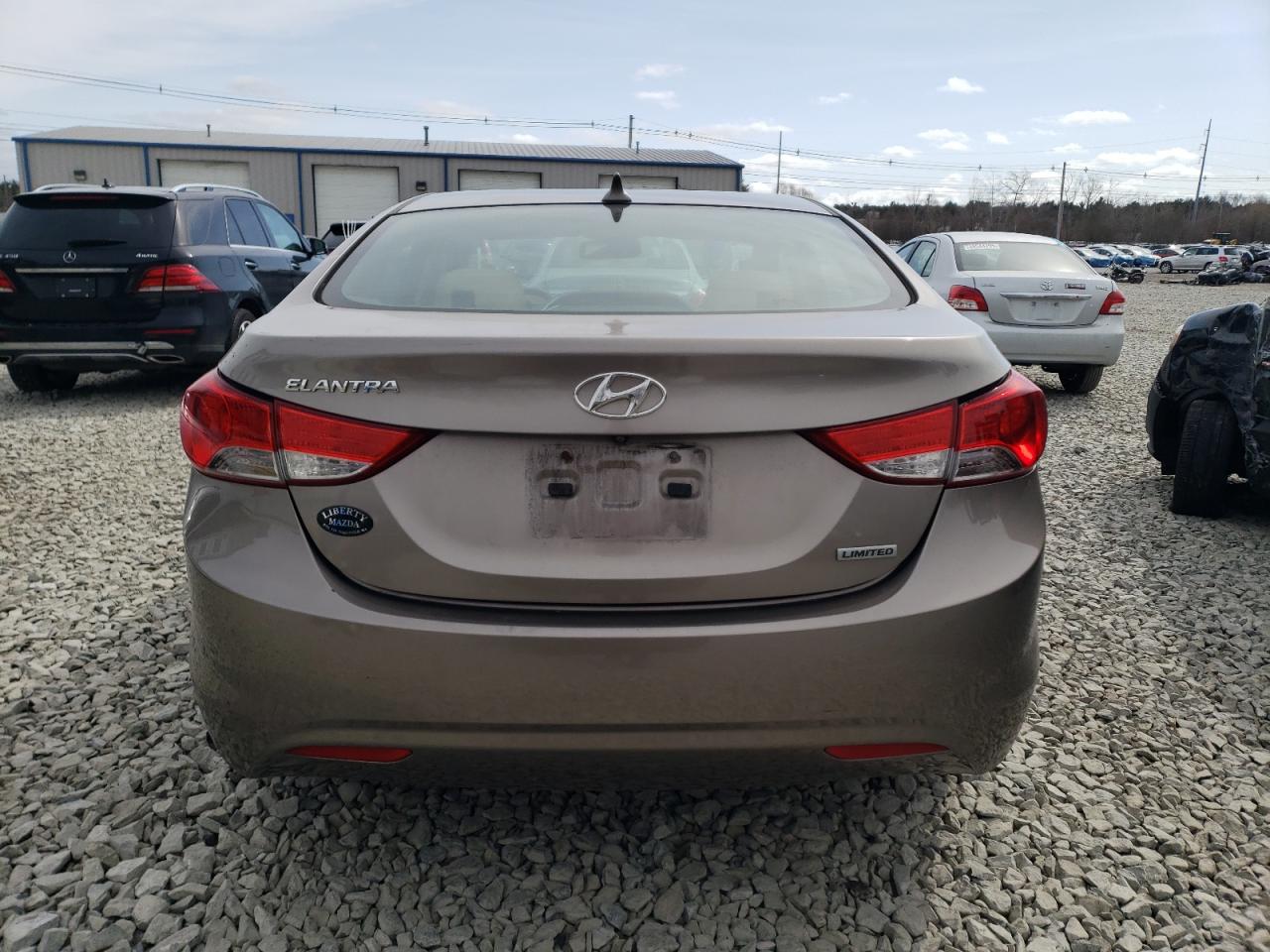 2012 Hyundai Elantra - Image 6