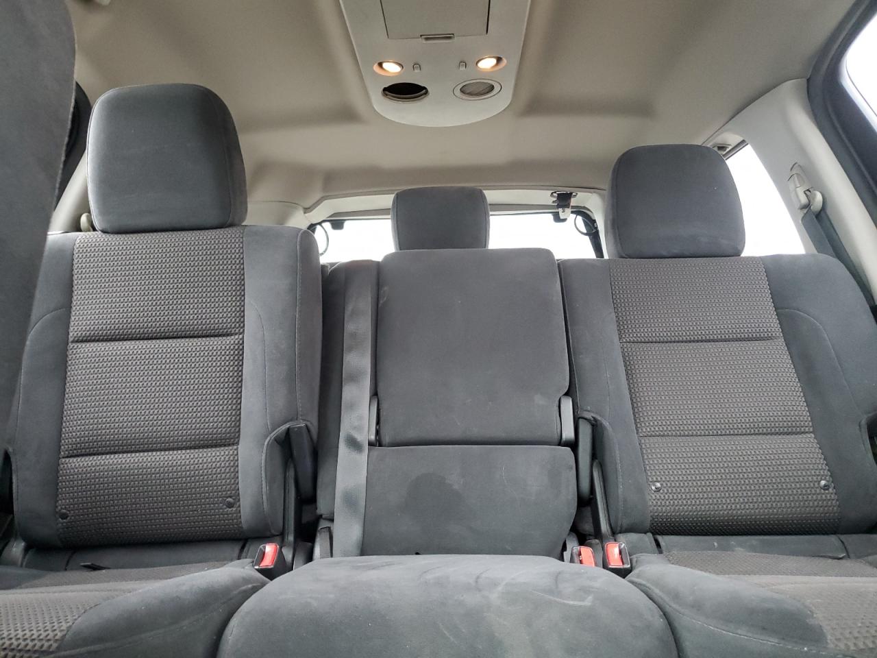 2015 Nissan Armada - Image 10