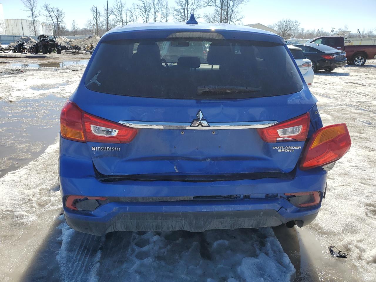 2018 Mitsubishi Outlander - Image 6