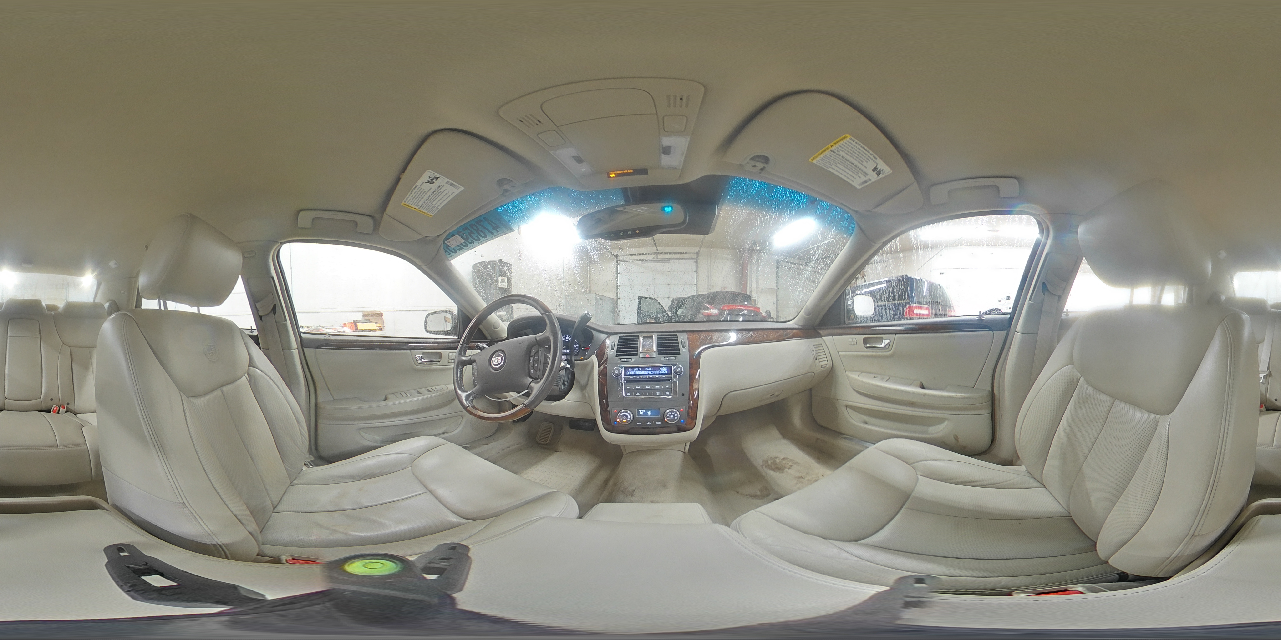2009 Cadillac DTS - Image 12