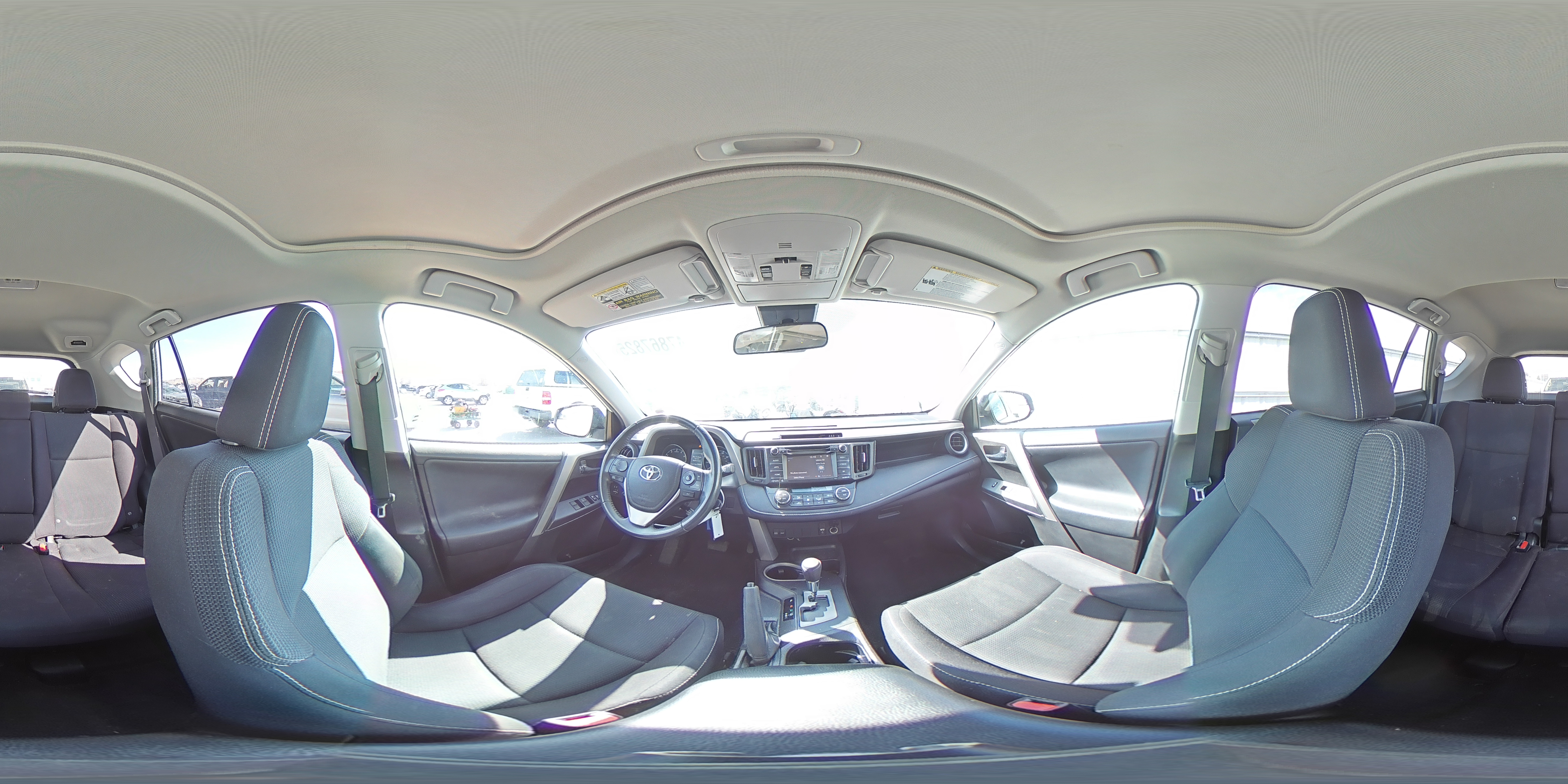2017 Toyota RAV 4 - Image 16