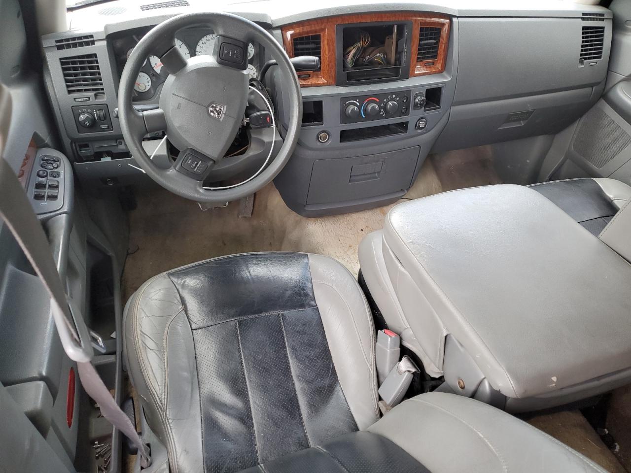 2006 Dodge RAM - Image 8