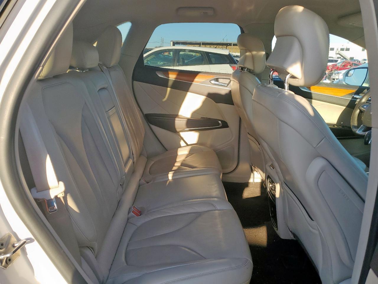 2019 Lincoln Mkc Select VIN: 5LMCJ2D90KUL37996 Lot: 48400885