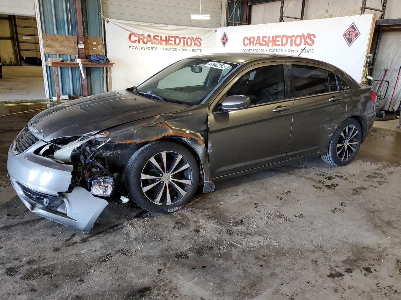 Eldridge, IA에서 판매 중인 2013 Chrysler 200 Limited - Front End