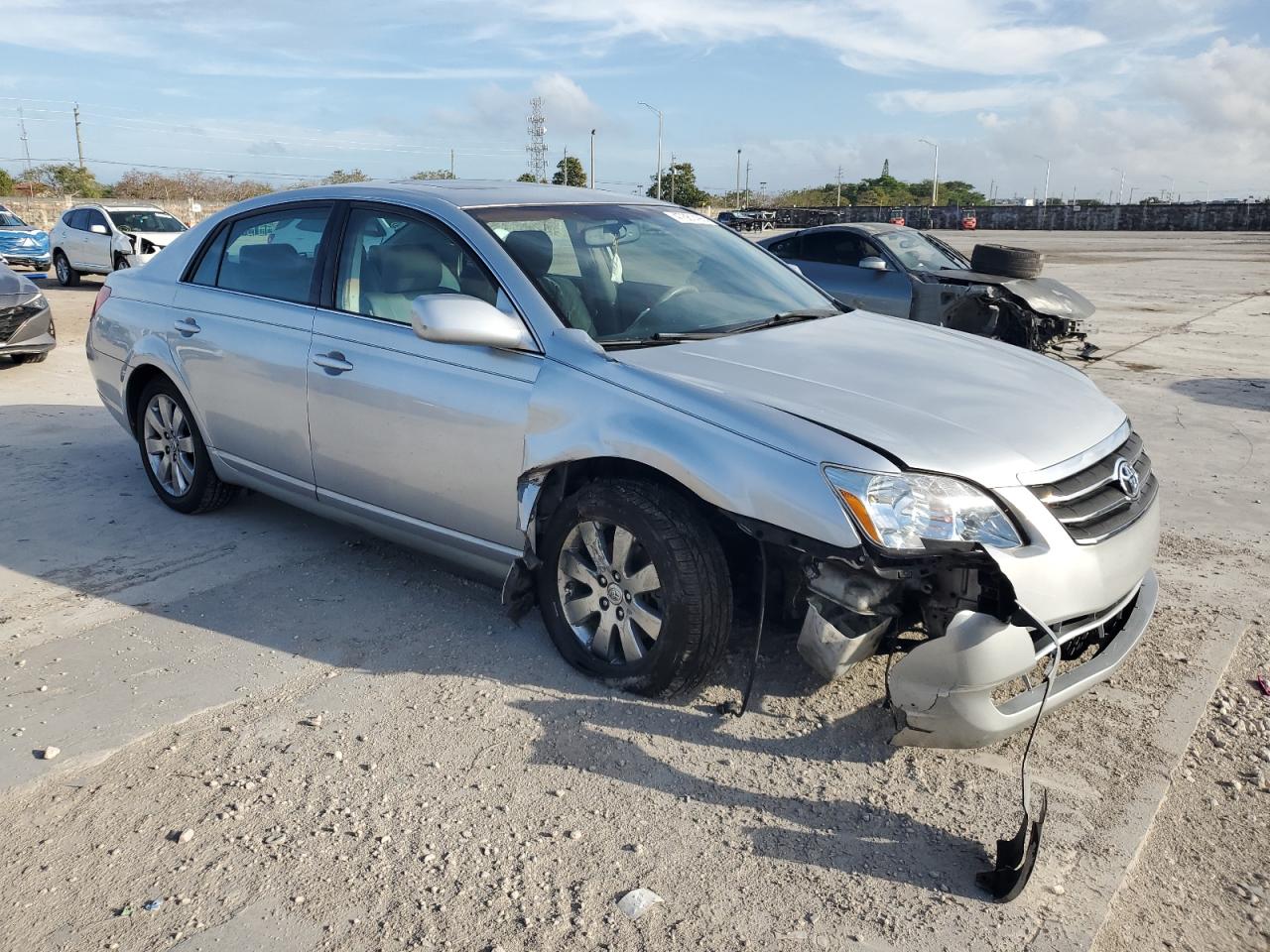 2007 Toyota Avalon - Image 4