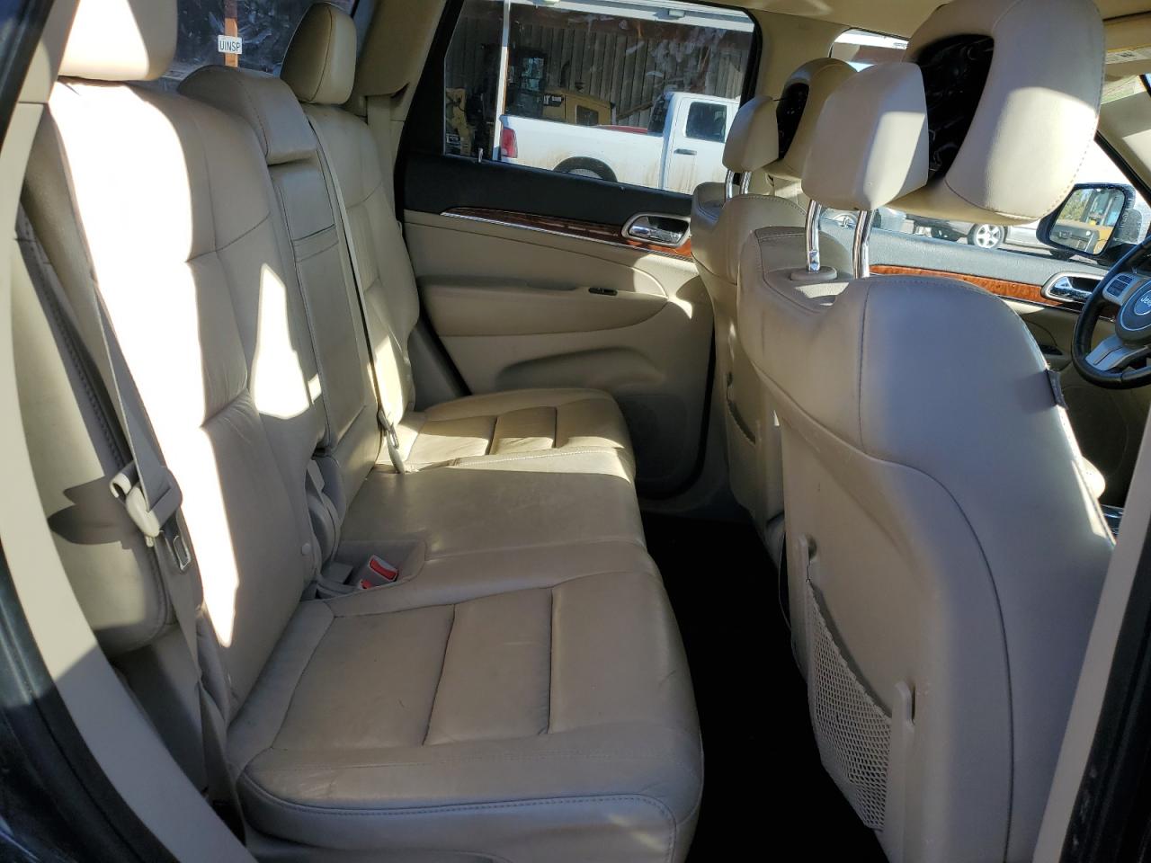 2012 Jeep Grand Cherokee - Image 11