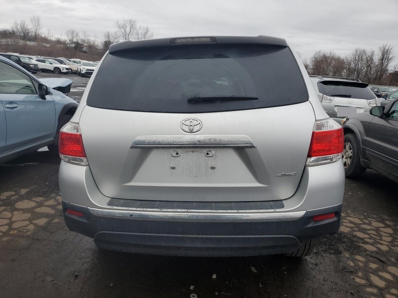 2013 Toyota Highlander - Image 6