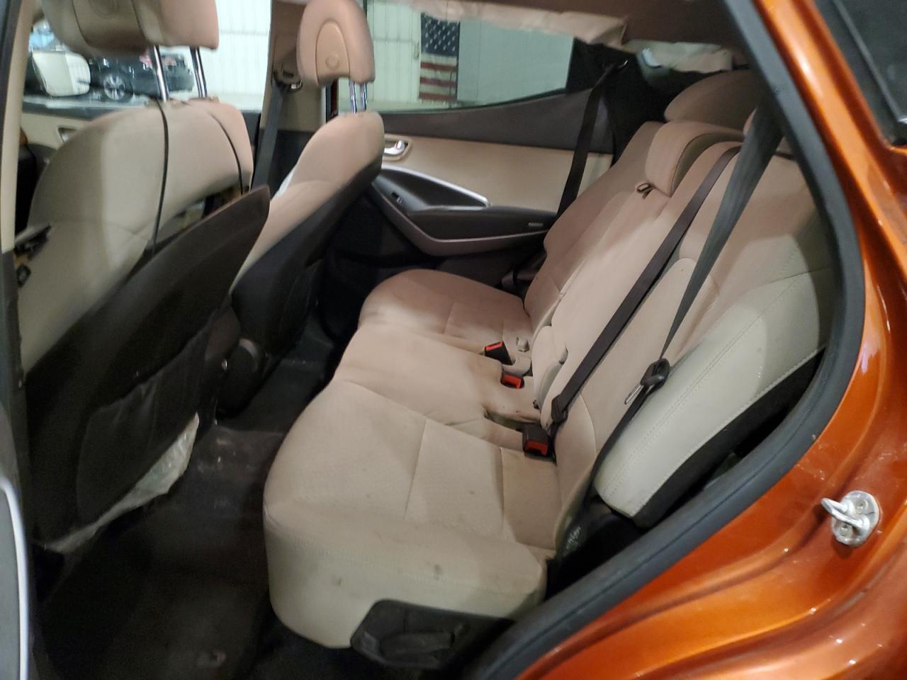 2015 Hyundai Santa Fe - Image 12