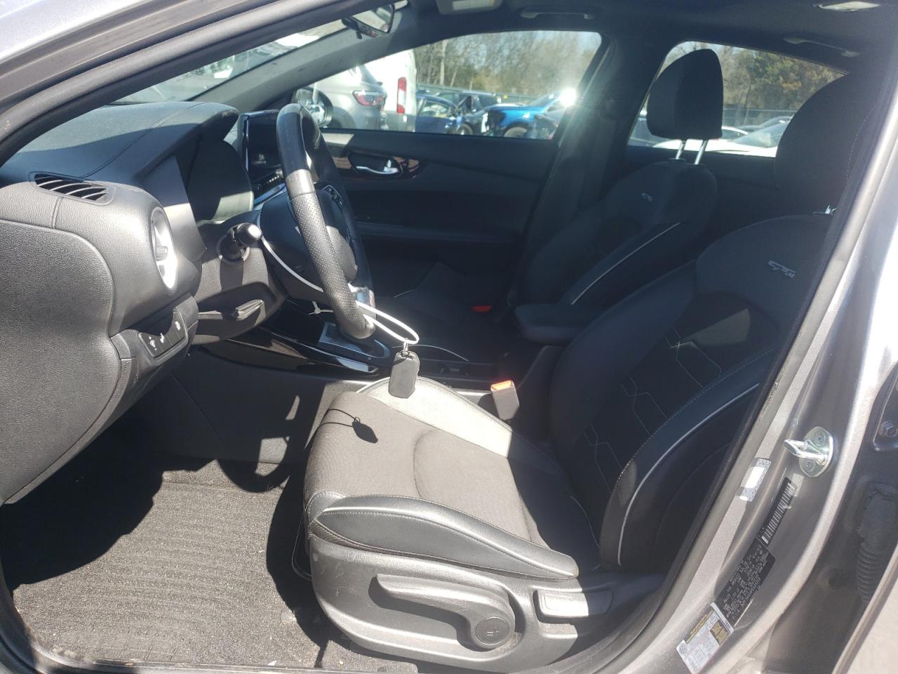 2023 Kia Forte - Image 7