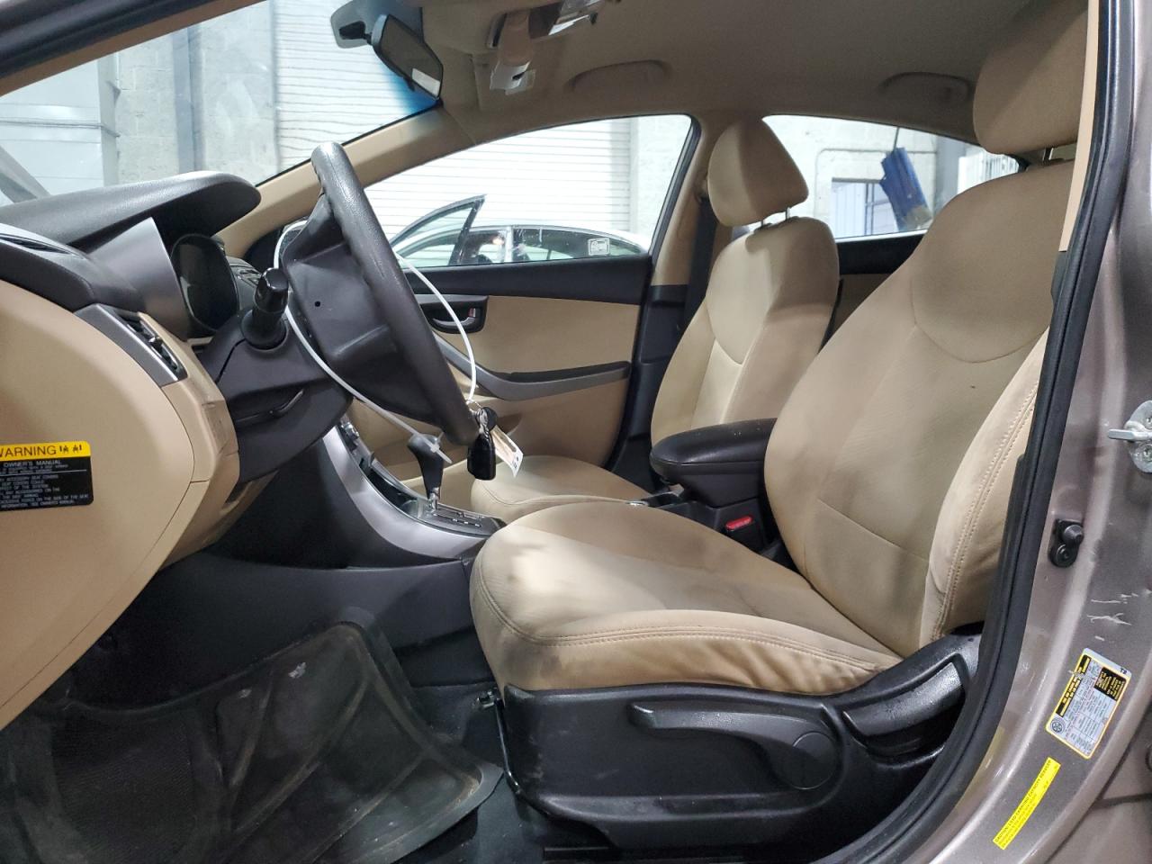 2013 Hyundai Elantra - Image 7