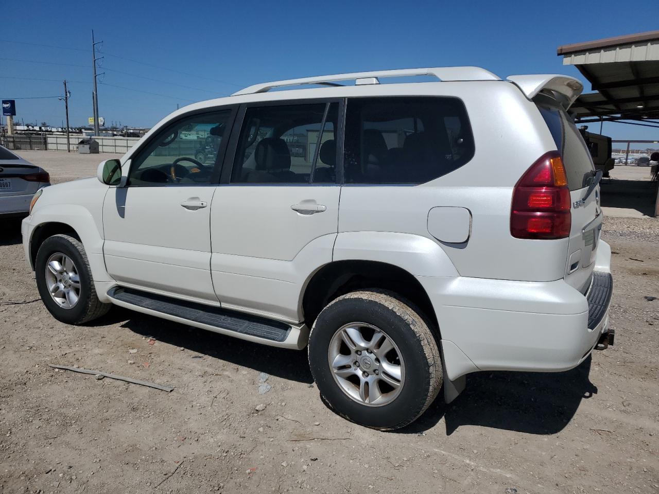 2005 Lexus GX - Image 2