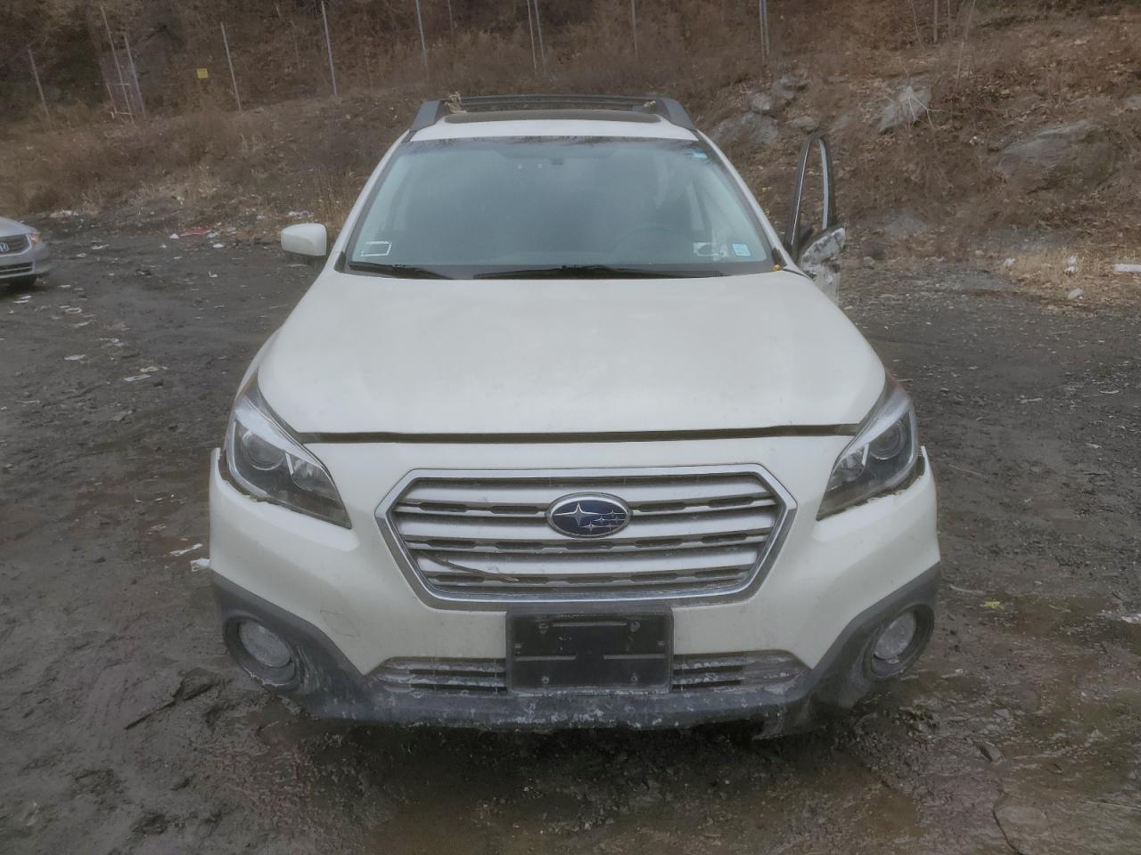 2015 Subaru Outback - Image 5