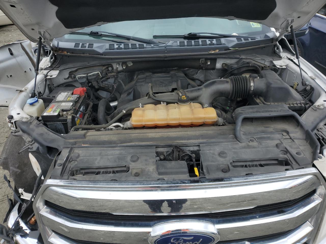 2015 Ford F-150 - Image 11