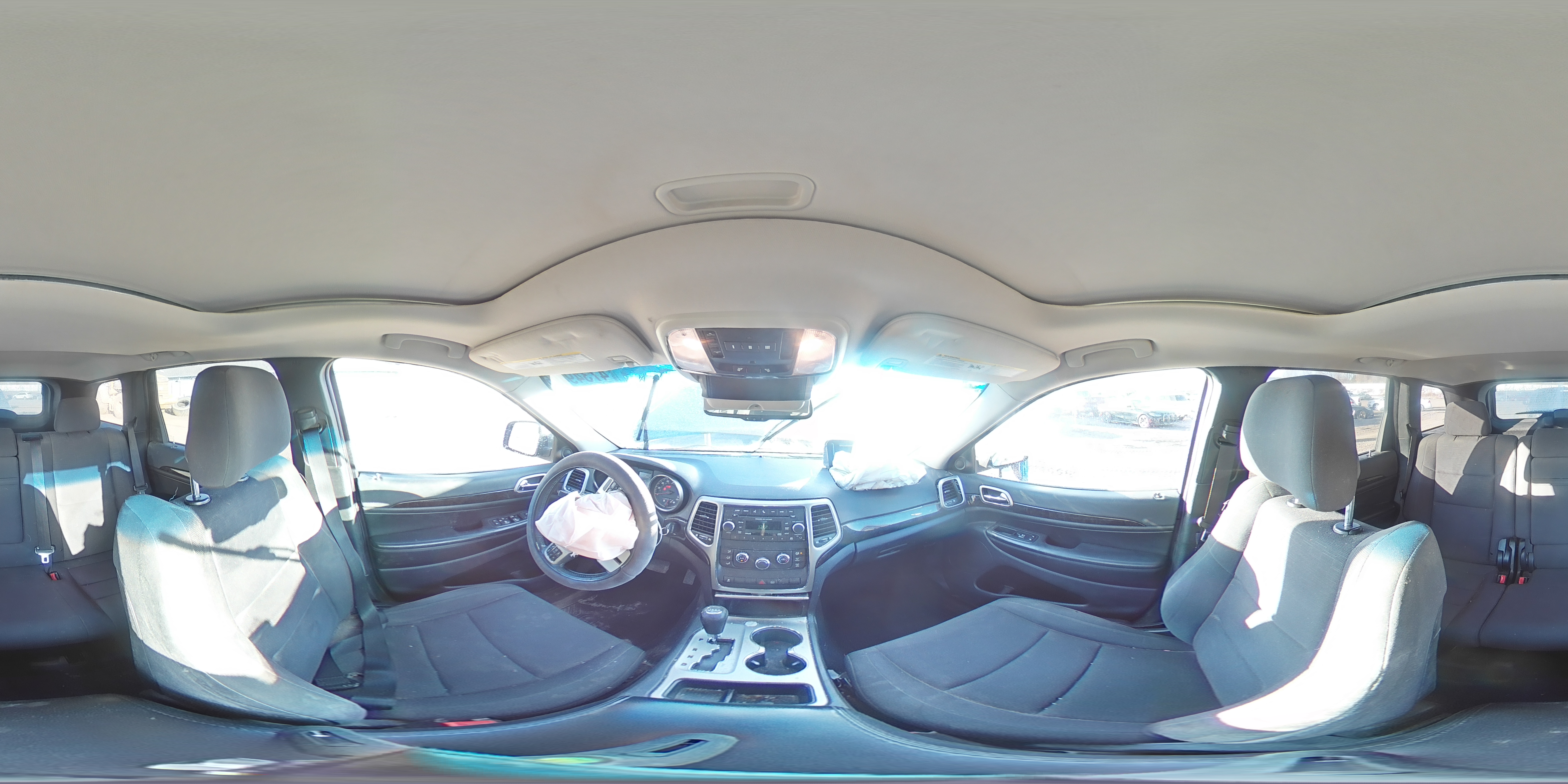 2012 Jeep Grand Cherokee - Image 13