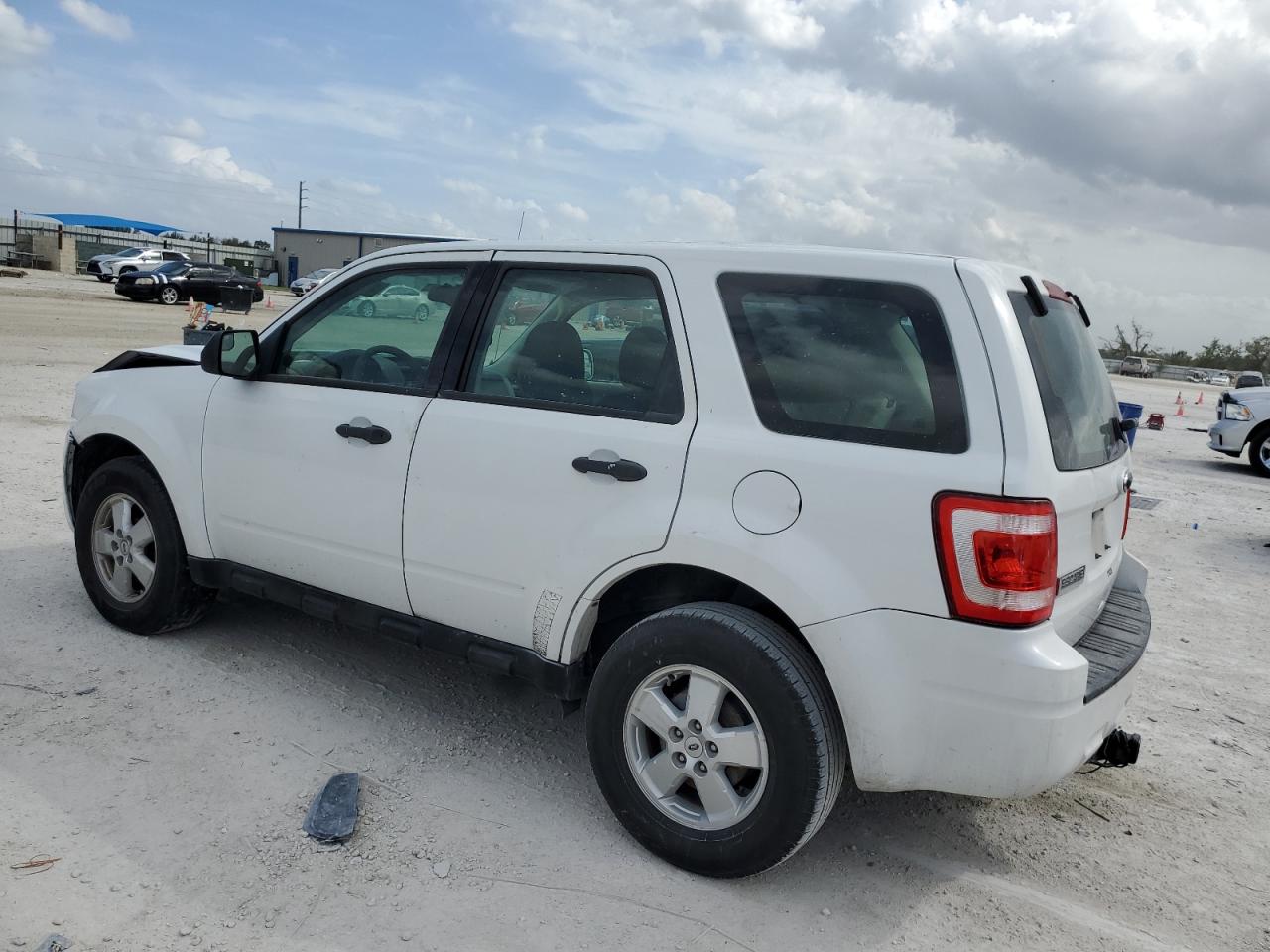 2010 Ford Escape - Image 2