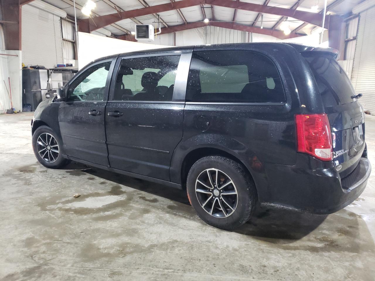 2017 Dodge Caravan - Image 2