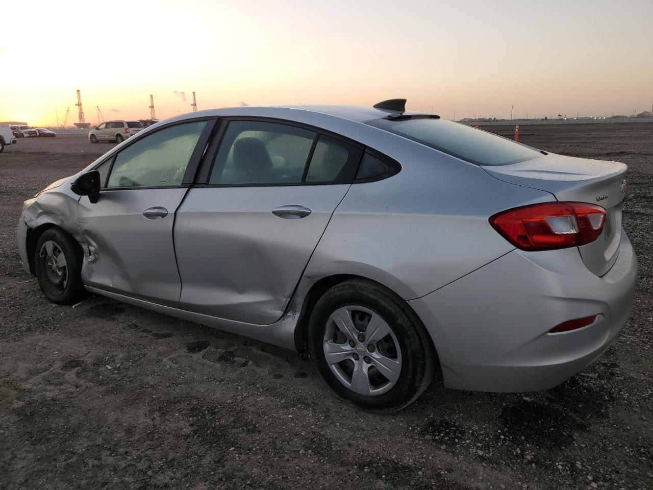 2017 Chevrolet Cruze - Image 2