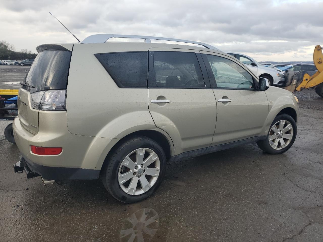 2007 Mitsubishi Outlander - Image 3