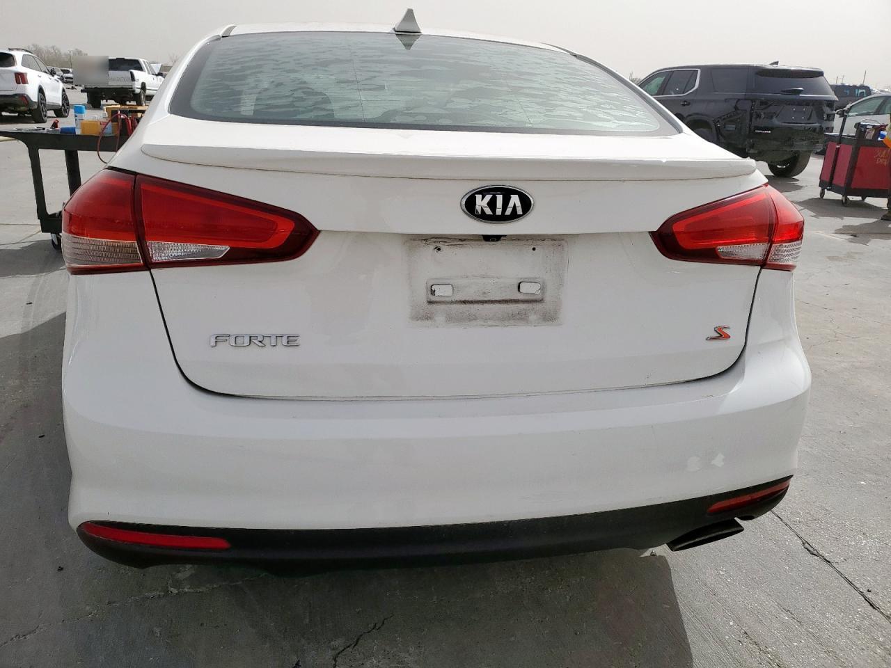 2018 Kia Forte - Image 6