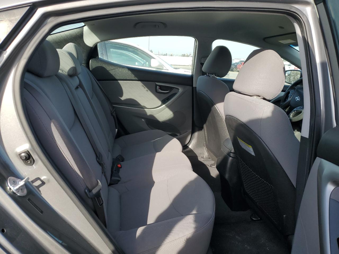 2014 Hyundai Elantra - Image 10