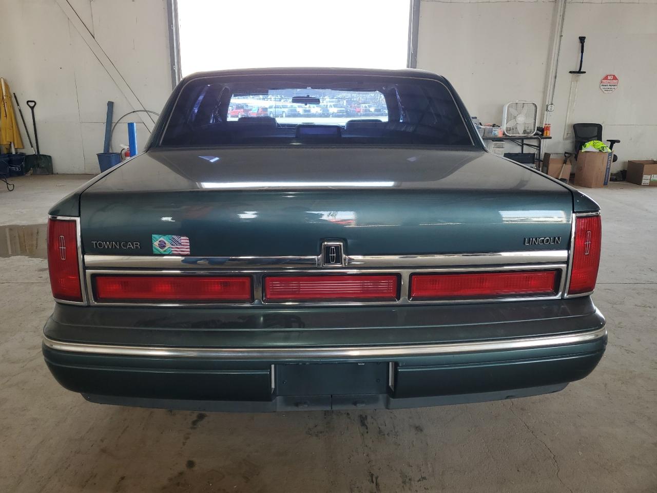 1996 Lincoln Town Car - Image 6