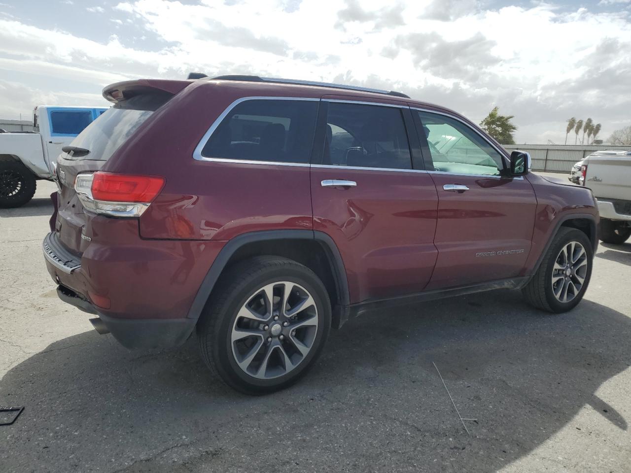 2018 Jeep Grand Cherokee - Image 3