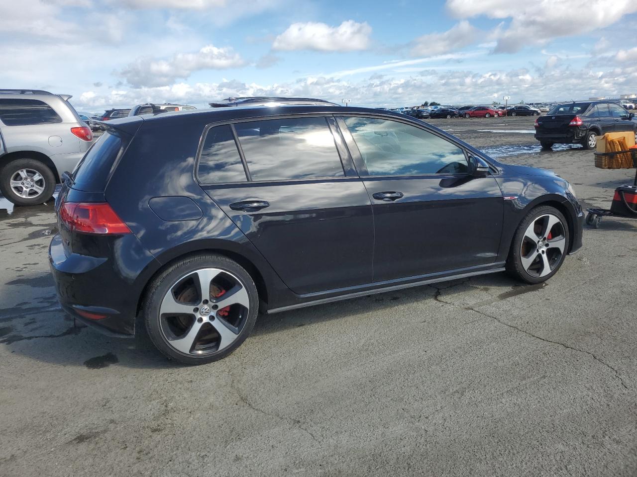 2015 Volkswagen GTI - Image 3