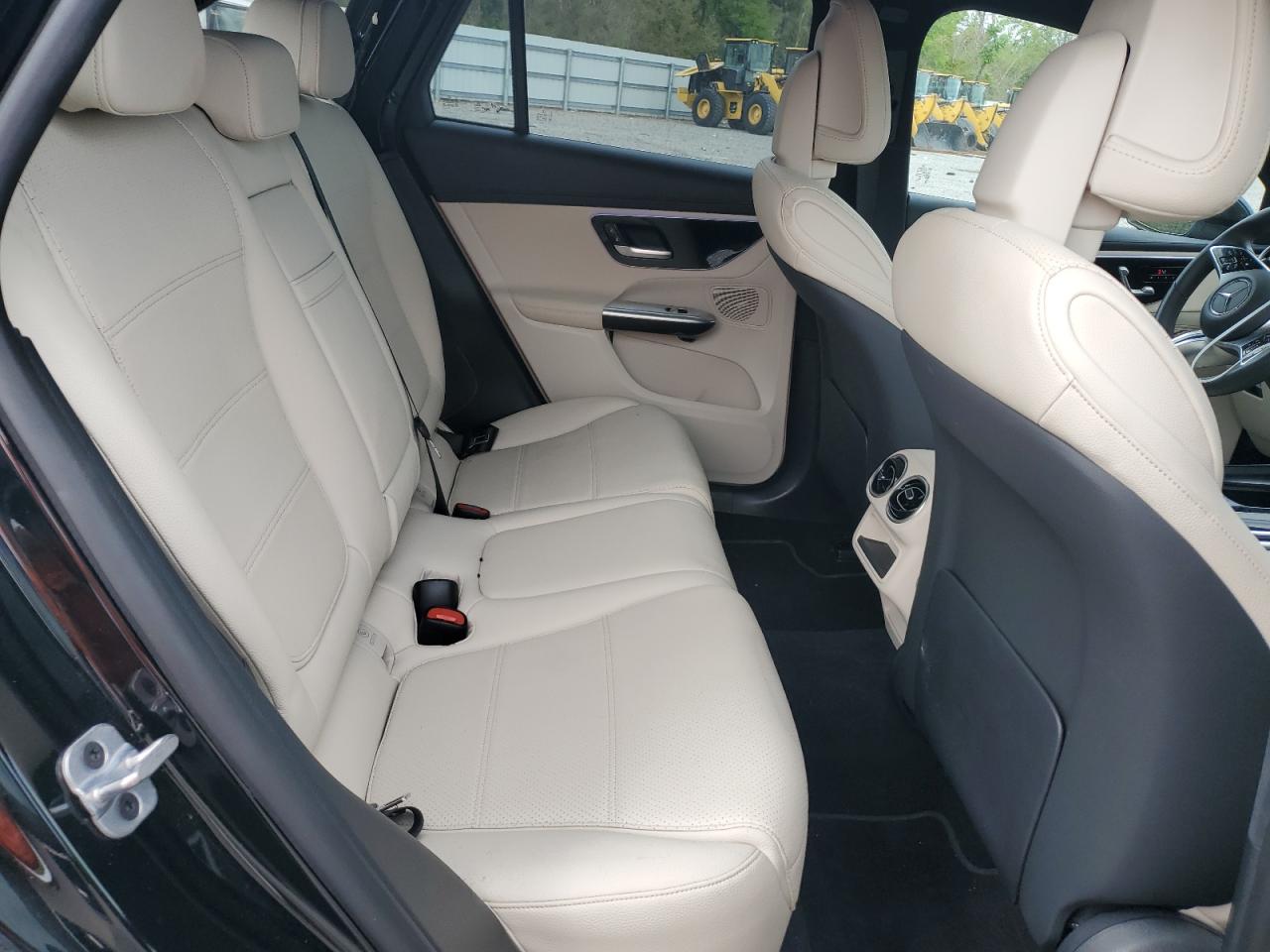 2024 Mercedes-Benz GLC - Image 11